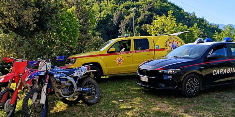 Va alla ricerca di asparagi e si perde: anziana ritrovata sana e salva a Montecorvino Rovella