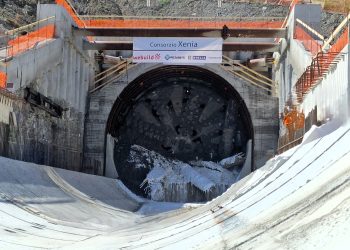Lavori per l’Alta Velocità Salerno-Reggio Calabria: a Buccino, abbattuto il diaframma della galleria Caterina