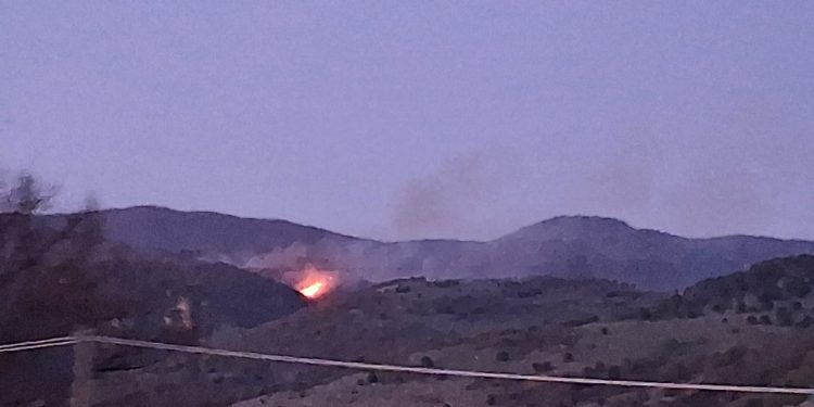 Fiamme sui monti tra Sala Consilina e Padula: incendio devasta ettari di bosco e mette in difficoltà i soccorsi