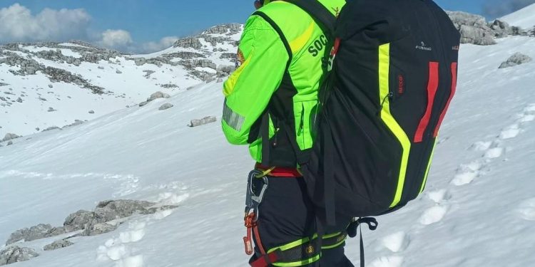 Due escursionisti salernitani in difficoltà sul Cervati: salvati