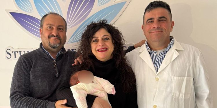 Mamma a 52 anni dopo 30 anni di attesa: nasce la piccola Marika, parto straordinario all’Icm di Agropoli