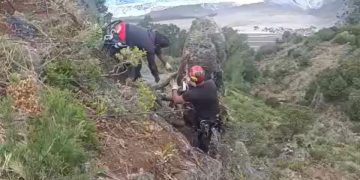Massi instabili sulla strada del Mingardo a Marina di Camerota: strada chiusa per la messa in sicurezza