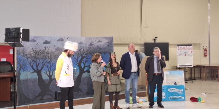 Sant’Arsenio, all’Auditorium Sacco in scena “Missione Eco-Evoluzione”: teatro e sostenibilità