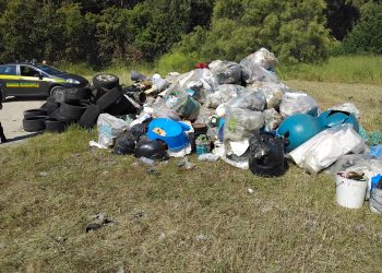 Rifiuti abbandonati a Marina di Eboli: operazione delle Guardie Ambientali