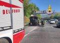 Incendio sul raccordo Salerno-Avellino: camion in fiamme a Baronissi, traffico rallentato