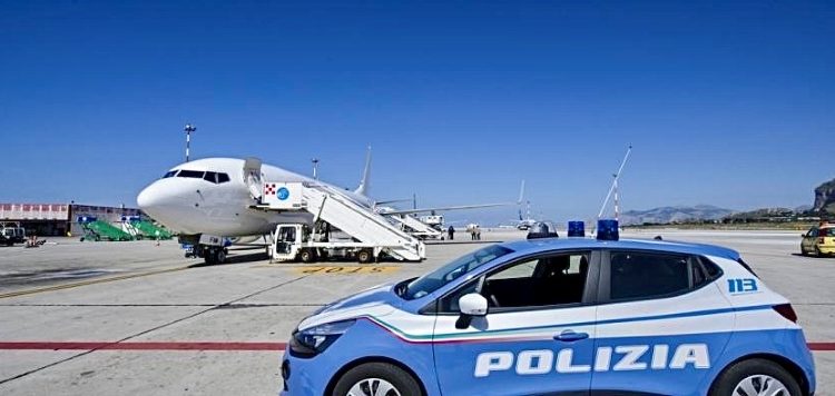 Contrasto all’immigrazione irregolare: continua il piano di rimpatri della Questura di Salerno