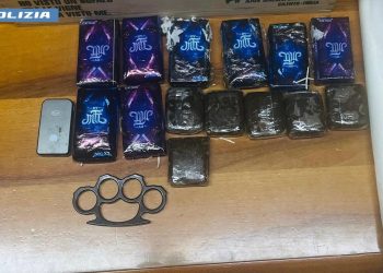 Battipaglia: la Polizia di Stato arresta due giovani per detenzione ai fini di spaccio di stupefacenti