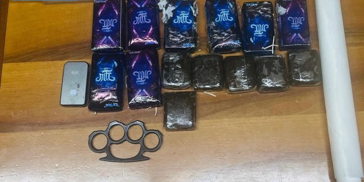 Battipaglia: la Polizia di Stato arresta due giovani per detenzione ai fini di spaccio di stupefacenti