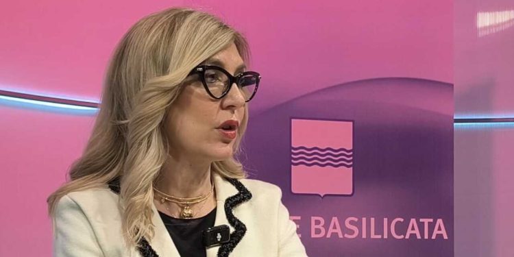 Congedo mestruale nel trasporto pubblico tra Puglia e Basilicata: fino a 24 giorni retribuiti