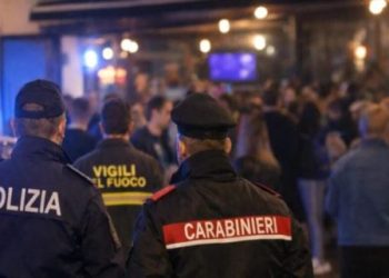Blitz interforze nei locali salernitani: scoperti lavoratori in nero, sicurezza a rischio e serate sospese
