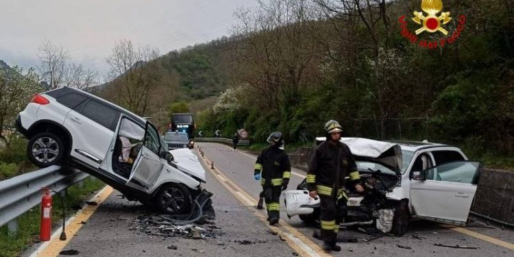 Scontro sulla Basentana: 4 feriti