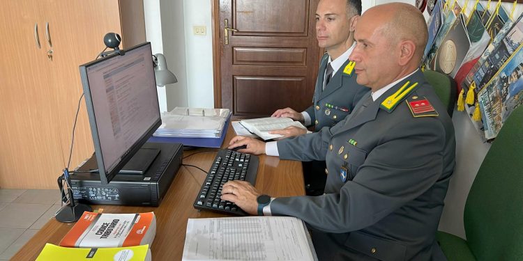 Appalti e concorsi pilotati al Comune di Sorrento: nove misure cautelari nell’inchiesta corruzione