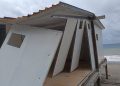 Tromba marina devasta due lidi a Marina di Camerota, a Sapri un albero si abbatte su due auto in sosta