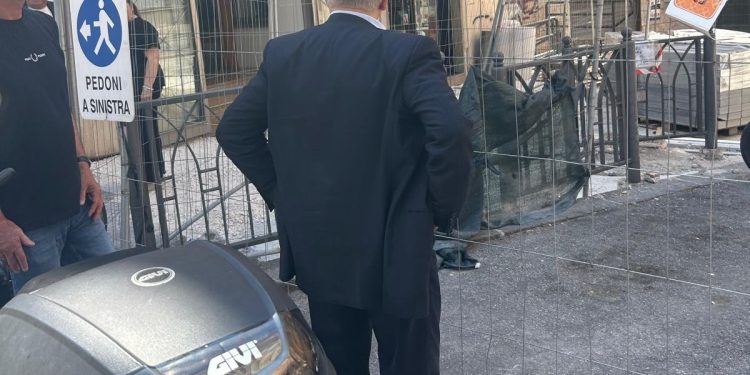 Salerno, rieletto da meno di due ore: sopralluoghi in città per Vincenzo De Luca. Il “bentornato allo Sceriffo” dei cittadini