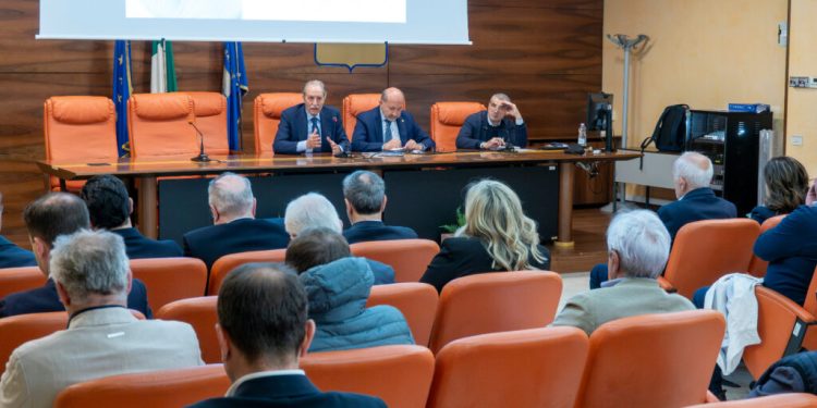 Sanità territoriale in Basilicata, confronto tra Regione e sindaci: “Nessun taglio alle guardie mediche”