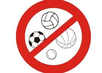 Sant’Arsenio, stretta su schiamazzi e degrado: ordinanza vieta di giocare a calcio in alcune piazze
