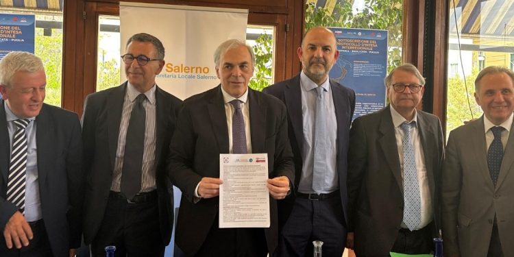 Asse Campania-Basilicata-Puglia per la sanità: firmato a Salerno il patto per il rilancio del Sud
