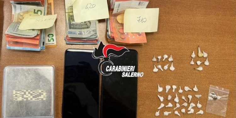 Spacciava crack e cocaina a Pagani: arrestato un uomo