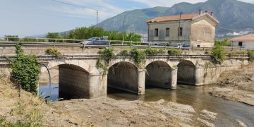 Proseguono i lavori di svuotamento della vasca Cappuccini a Sassano