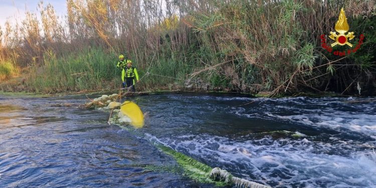 Tragedia a Capaccio: trovato senza vita un uomo in un kayak ribaltato nel fiume