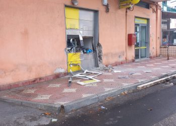 Assalto con carro attrezzi al Bancoposta di Angri
