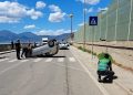 Auto si ribalta in via Allende A Salerno: traffico in tilt e una donna ferita
