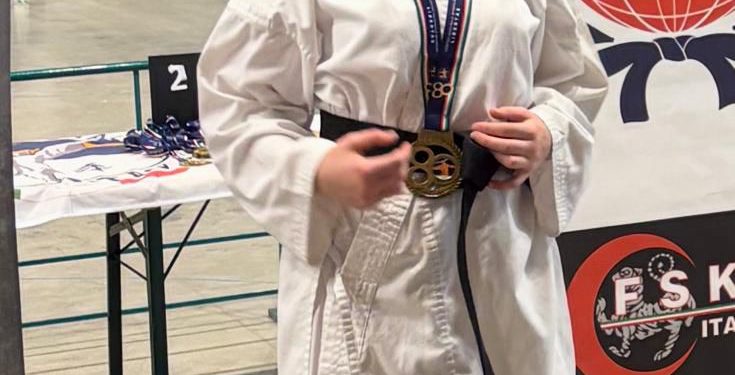 Enza Coletta, di Caggiano, conquista l’argento al Campionato Italiano Libertas di karate