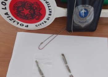 Battipaglia, tensione nei pressi della stazione: fermato uomo con hashish dopo colluttazione con la Polizia Municipale
