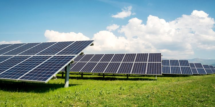 “No” al parco fotovoltaico a Padula. Imprenditore minaccia azioni eclatanti