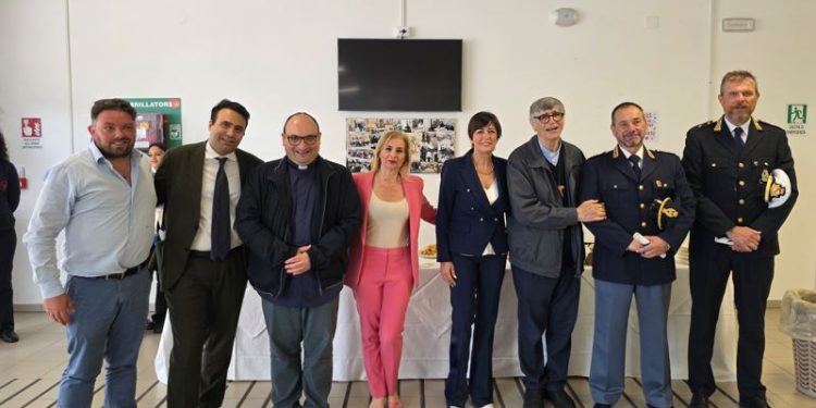 Gli studenti dell’IC “Sandro Penna” di Battipaglia incontrano don Maurizio Patriciello