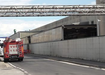 Incendio alla Sada di Pontecagnano, fiamme nell’area esterna: danni contenuti