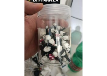Matera, in fuga alla vista dei finanzieri: arrestato ventenne con 95 dosi di cocaina