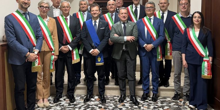 Incontro in Prefettura a Potenza tra i sindaci neoeletti, il Prefetto e il Presidente della Provincia