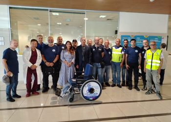 Potenza. Il Moto Club della Polizia di Stato dona una carrozzina al Pronto Soccorso del San Carlo