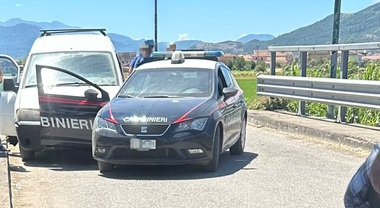 Tasso alcolemico 4 volte superiore alla legge (alle 10 di mattino) per il 60enne arrestato a Sassano dopo aver investito due carabinieri