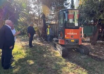 Il sindaco De Luca avvia i lavori a via Dei Fornari a Salerno: “Qui di notte c’era una piazza di spaccio”