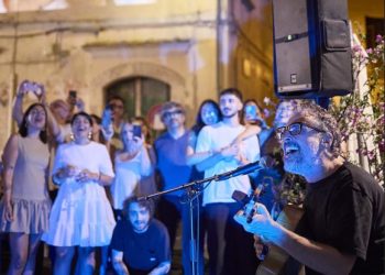 Brunori Sas a sorpresa tra i tavoli de La Notte degli Osti: Eboli celebra la convivialità tra musica e vino