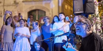 Brunori Sas a sorpresa tra i tavoli de La Notte degli Osti: Eboli celebra la convivialità tra musica e vino