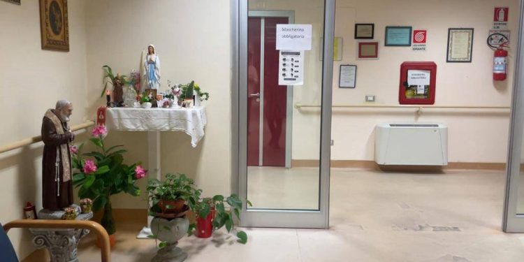 “La dignità fino all’ultimo istante di vita”: la toccante lettera di una famiglia di Padula all’Hospice di Sant’Arsenio