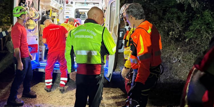 Scivola e cade nel fiume ad Acerno, salvata una donna