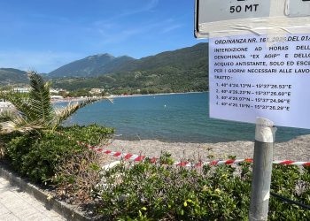 Chiusa la spiaggia “Ex Agip” a Sapri per la presenza di ferro e calcestruzzo. L’ordinanza della Capitaneria