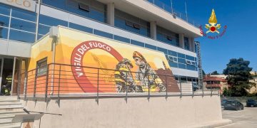 A Matera inaugurato il murale sulla caserma dei vigili del fuoco. Un ponte tra arte, giovani e istituzioni
