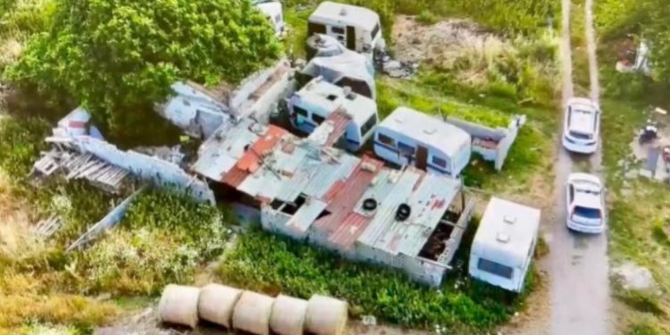 Capaccio Paestum, scoperta baraccopoli abusiva a Gromola: cinque denunce e area sotto sequestro