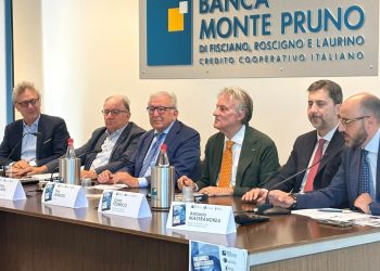 A Sant’Arsenio, la Sala Cultura della Banca Monte Pruno gremita per la presentazione del libro su Aldo Moro