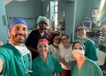 Tra le corsie dell’ospedale in Eritrea, la missione dell’infermiera di Polla Teresa Venosa e del fidanzato Rocco