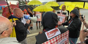 Flash mob al Centro Oli di Viggiano: Libera ricorda Gianluca Griffa e chiede verità e giustizia