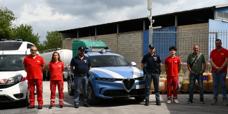 Gasolio sequestrato devoluto alla Croce Rossa a Battipaglia: 1.127 litri recuperati da un’indagine per violenze domestiche