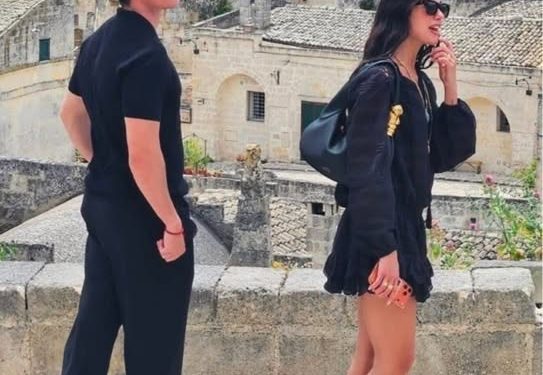Dua Lipa e Callum Turner in viaggio di nozze tra Bernalda e Matera