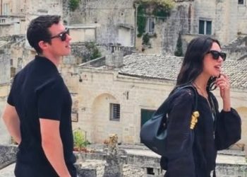Dua Lipa e Callum Turner in viaggio di nozze tra Bernalda e Matera