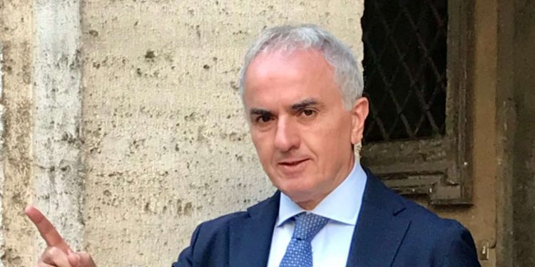 Sant’Arsenio celebra gli 80 anni della Repubblica: incontro su Costituzione e legalità con il senatore Lumia